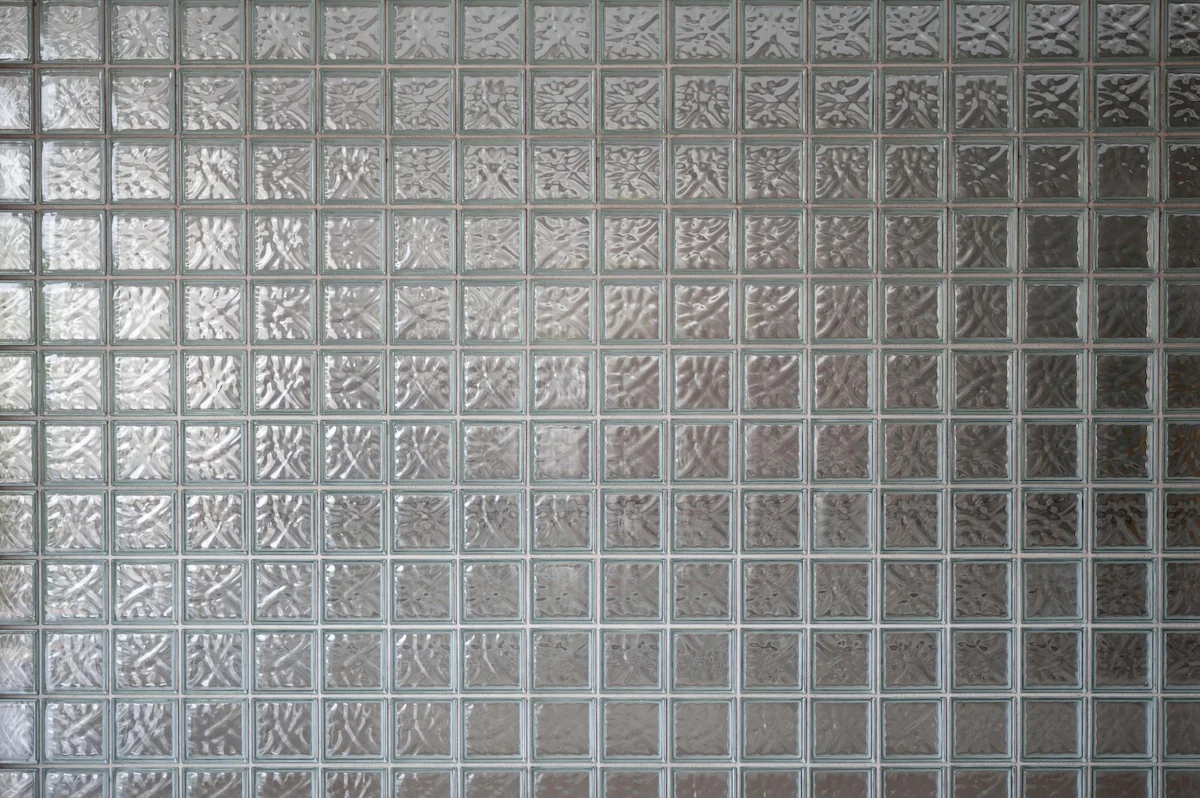 Glass Block sebagai Backsplash di Dapur